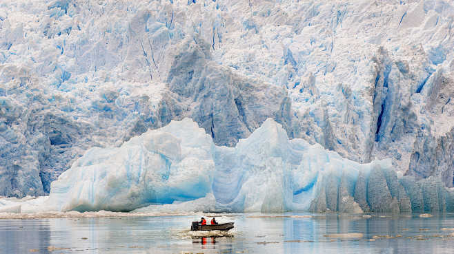 Glacier by Chavalit ...