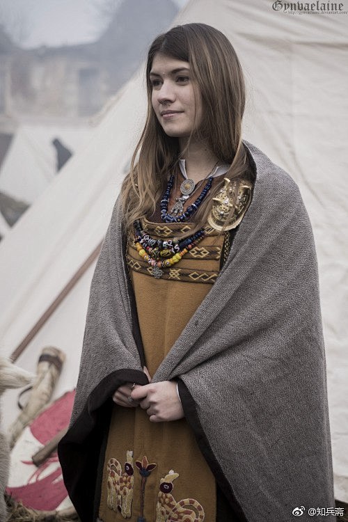 了维京时代北欧贵族阶层的女性装束