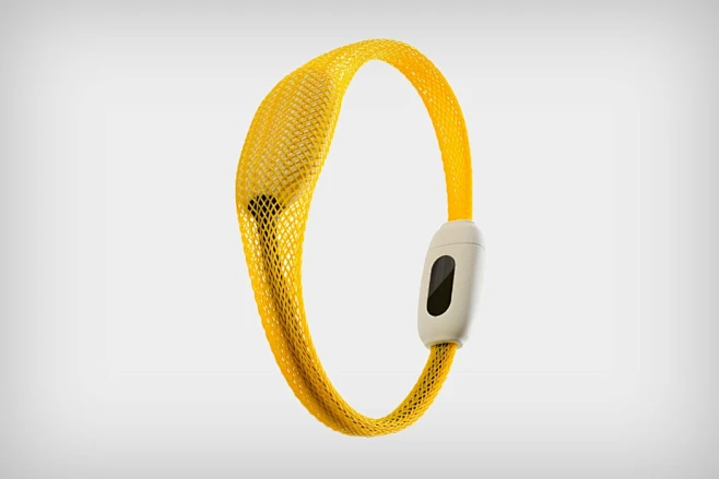 New Deal Design’s (the studio behind the design of the Fitbit) next ambitious project takes another step towards uplifting human life. The Buzz wearable attempts at creating an ecosystem where a sensor-enhanced wearable can measure its wearer’s blood alco