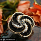 #Repost @pure.treasures with @repostapp
・・・
Вчера вы видели ее кусочек, сегодня -так и быть - покажу целиком.  Строгая и элегантная брошь в классическом стиле.
Брошь продана. Возможно изготовление на заказ, подробности в директ  #handmade_ru_jewellery