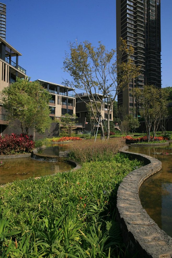 深圳万科璞悦山梯田式跌水景观