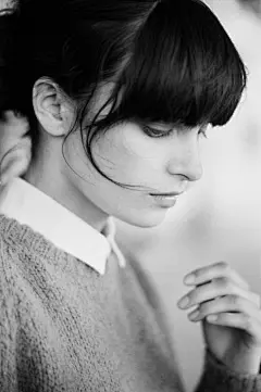 更多精彩壁纸欢迎关注【尾戒的美美壁纸】；搜索微信号：weijiebizhi
#欧美壁纸#