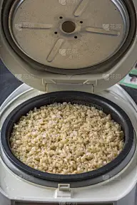 糙米,健康食物,电饭锅,粳米,长寿饮食,全麦,垂直画幅,饮食,美国,煮食