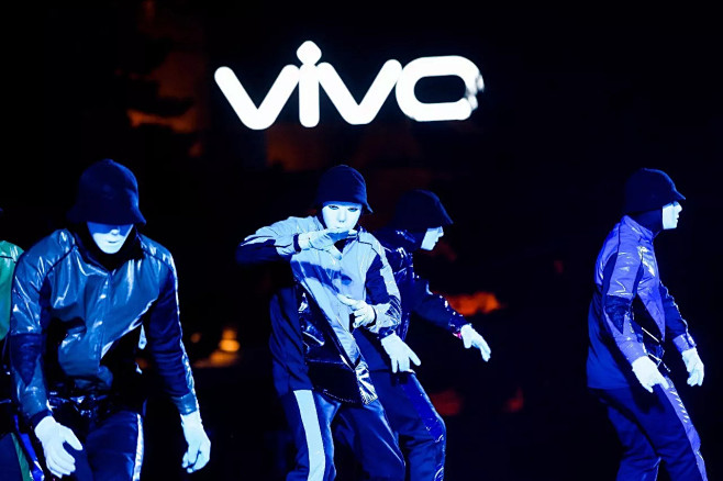照亮全面屏时代 | 全新vivo X20...
