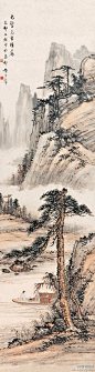 【 黄君壁《秋江静读》】1939年作。设色纸本。172×44cm。黄君璧的山水画，尤其晚年作品，即使描绘壮丽的云海飞瀑也透着一种平和宁静之意。虽位高名重、身居大都会，却始终保持着情寄林泉的淡泊心境。正如其题画诗所描述：“生平最爱写云山，泼墨雄奇自展颜。我与长松同一格，风摧雨撼倍坚顽。”