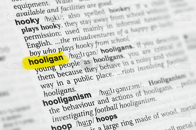 突出英语单词“hooligan”及其定义