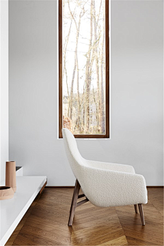 易美居采集到荷兰家具品牌Montis的沙发经典而不失品质，是理想家居的补充！