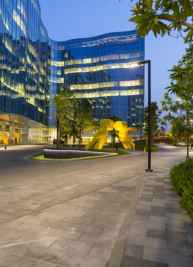 泰国曼谷fyi中心办公写字楼前广场景观bangkokthailandfyicenter