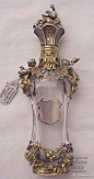 我因为最近想买新香水所以在网上搜，看到好多古董香水瓶子真是美，精雕细琢！ ​​​​