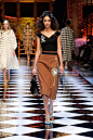dolce-and-gabbana-fall-winter-2016-17-women-fashion-show-runway-08