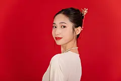 时尚造型新年龙年春节美女人物摄影图