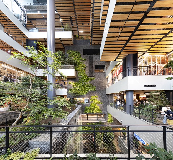 亲生命性设计的室内立体水景庭园：熊本车站...