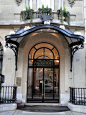 Hotel Plaza Athenee - PARIS -Trip Advisor review : http://www.tripadvisor.com/ShowUserReviews-g187147-d188730-on23-Hotel_Plaza_Athenee-Paris_Ile_de_France.html#UR121572495
