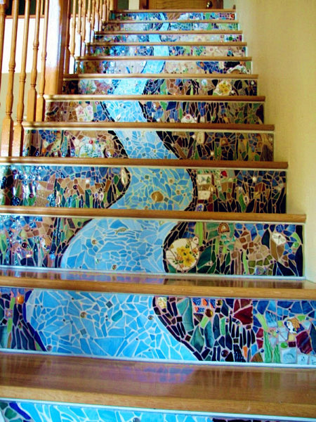 色彩鲜艳明亮的都市风格装修楼梯 ，非常富...