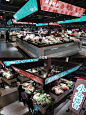 武汉探店|明成一品.沙湖边市集 : 疫情之后，武汉的菜场都开始转型，沙湖的这个市集，完全改变了传统市场的样子。灯光卫生和气味，都让人很舒服。 一楼是卖菜的，每个摊位的菜都摆放得很整齐，这边都是以前的商贩，改造后重新培训，没有走形式主