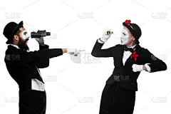 这是两个商业人士互相看对方的表情包