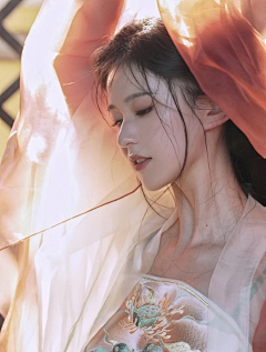 XIQI采集到美女