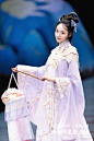 #九州华裳聚方特#
第七波
@华裳九州 #华裳九州##汉服##摄影# 华裳九州超话#华裳秀典# ​​​​