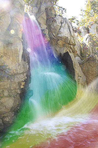  彩虹瀑布，美得让人窒息~~  