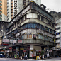 【corner houses】香港的建筑极具特色，或前卫新奇，或传统怀旧。德国摄影师Michael Wolf在香港拍摄了一系列精彩的照片，该专辑聚焦香港街头极具特色的corner houses，散落在香港各区