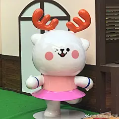 #光谷十年,十分爱你# 鹿出没，请注意！听说集齐9个，可以......拍照发微博艾特我哈哈哈哈哈哈！快来光谷步行街寻找光小鹿吧 2武汉·世界城光谷步行街 ​​​​