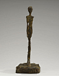 Figurine de Londres I
艺术家：贾科梅蒂
年份：1966
材质：Bronze
尺寸：26.1 x 13.4 x 9.4 CM
类别：作品 | 雕塑