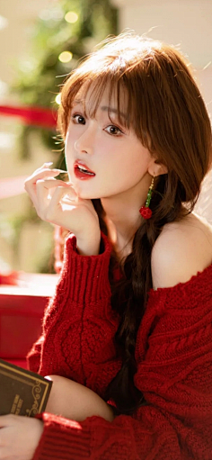 别致的七采集到人间绝色—圣诞风少女写真