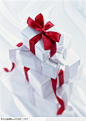 礼物饰品-红色丝带的礼品盒