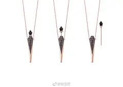 珠宝设计师黛安·柯达斯（Diane Kordas）的丈夫斯蒂夫（Steve）曾对她说过这样的爱语：“最初吸引我的就是你的体香。”对她来说，丈夫的气息又何尝不是如此？“斯蒂夫每次踢完球，我去看望他时，那模样别提有多性感了。”她对英国《金融时报》感慨道。
或许是爱恋激发了灵感，柯达斯开始着手研发能储存 ​​​​...展开全文c