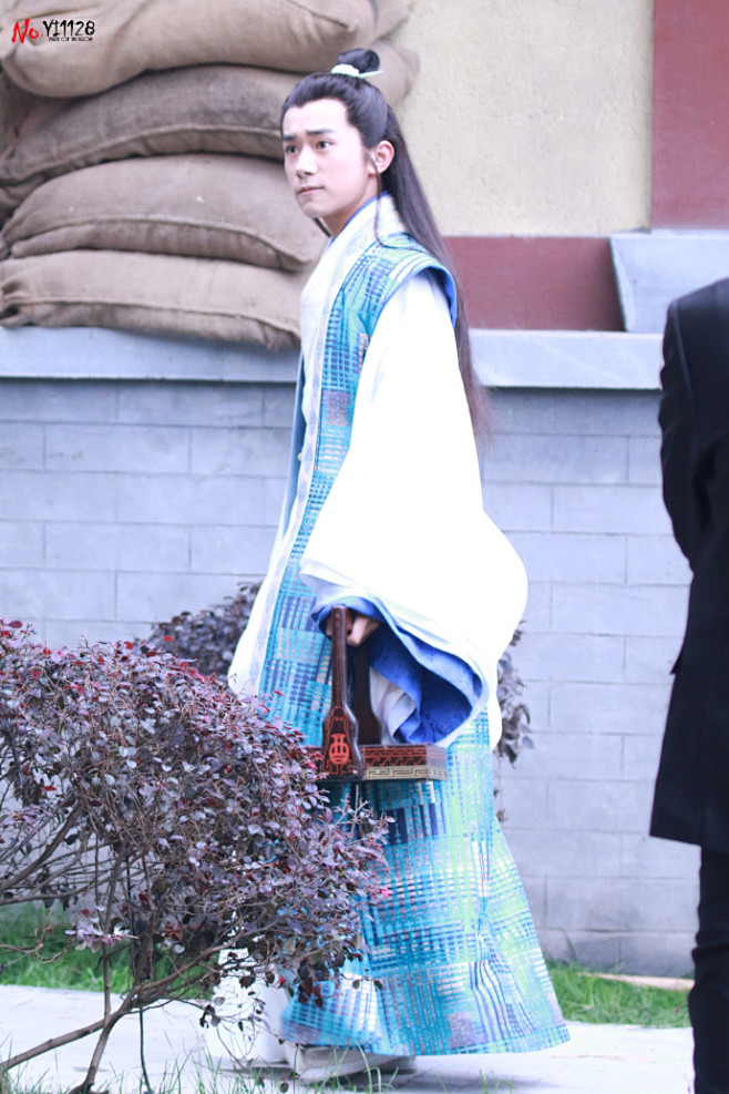 #湘水思美人，千玺绎灵均##易烊千玺# ...