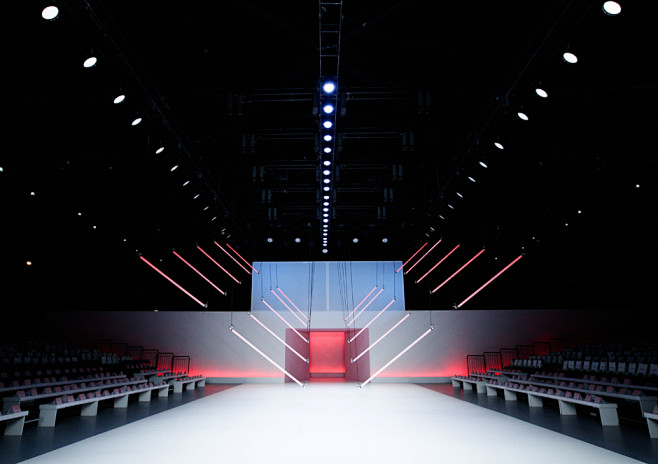 MYER S16 Runway 06