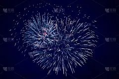廉价的烟花闪闪发光，蓝色，夜空，背景纹理