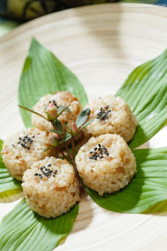 顾雨若情采集到饭团和果子