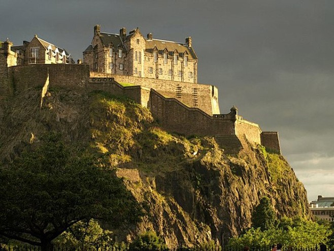 “edinburgh castle”的图...