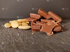 杏仁和巧克力块