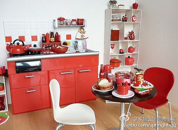 家居设计师尧小姐红色的厨房总能给人意外的...