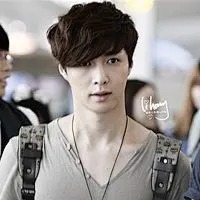 一個人爱过我帅气男生头像图片，我流下了幸福的泪水谁明白