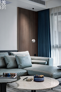 深圳漾设计采集到精致boy的160㎡深海蓝豪宅，简直是独居生活的天花板！