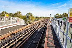 空的,天空,运动跑道,照明设备,平衡折角灯,火车站,蓝色,地下的,英国,地铁