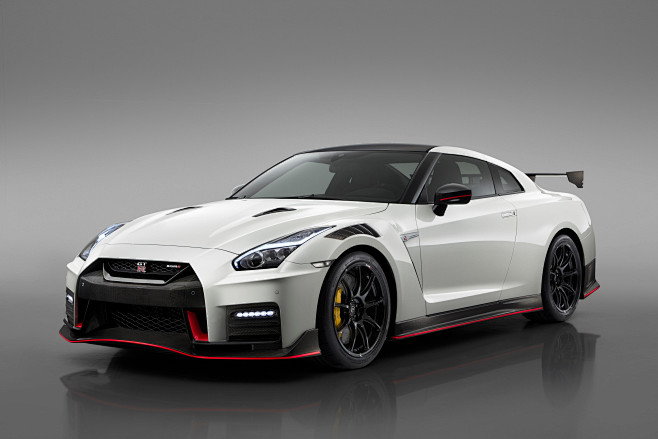 2020 Nissan GT-R Nis...