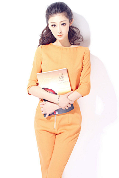 金色年华h采集到美女1