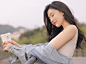 美女 闭眼 护栏 高清平板电脑壁纸