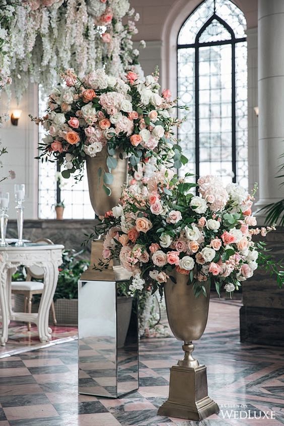 WedLuxe – Floral Won...