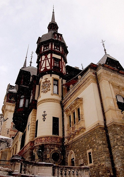 Peleş Castle, Romani...