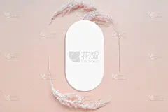 以极简风格模拟卡片。空白椭圆形式与圆形边缘。完美的婚礼邀请和贺卡。
