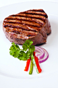 白色,饮食,食品,肉,盘子_154894620_Grlled Steak_创意图片_Getty Images China