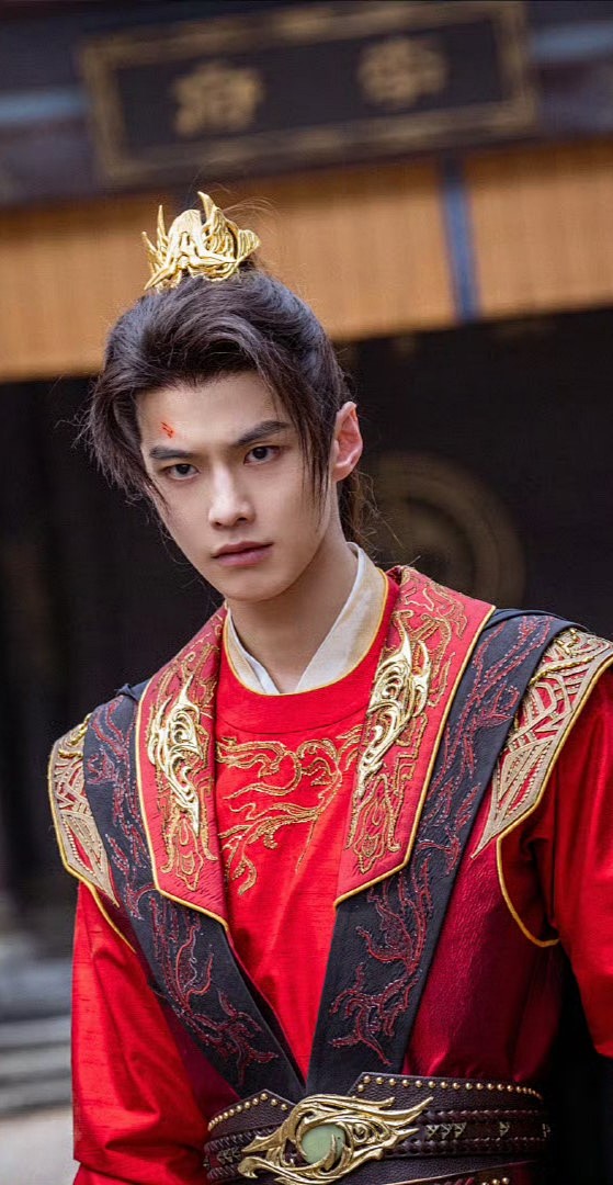 少年白马醉春风 叶鼎之 何与