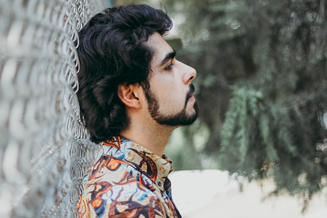 壁纸高清壁纸电脑壁纸男模特模特侧脸外国人人物拍摄人物特写侧脸特写