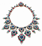 Bulgari 宝格丽 彩色宝石项链 1967年 共镶嵌25颗蓝宝石、88颗红宝石、71颗祖母绿，均采用弧面切割，点缀348颗明亮式切割钻石，底座采用黄金制作