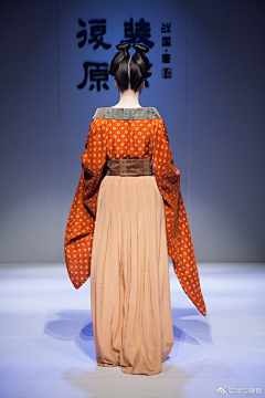 秦沐之采集到传统服装
